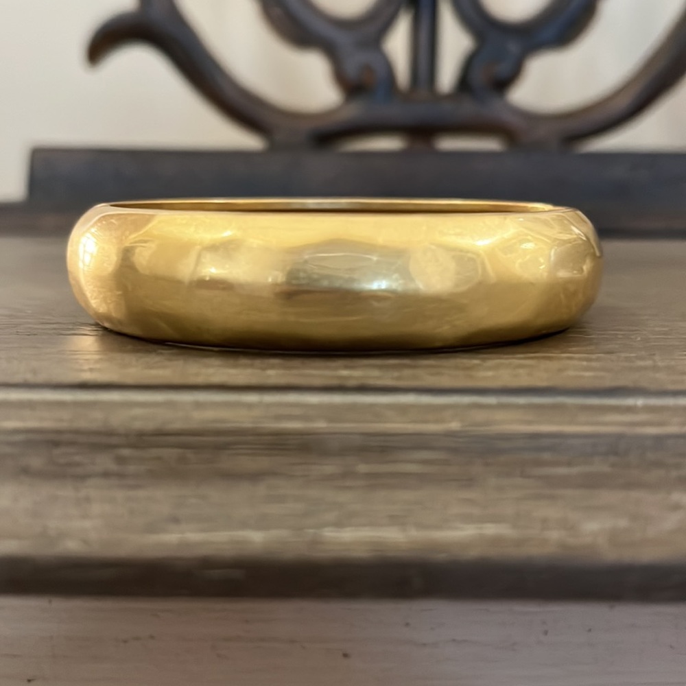 Stella & Dot Hammered hinged cuff
